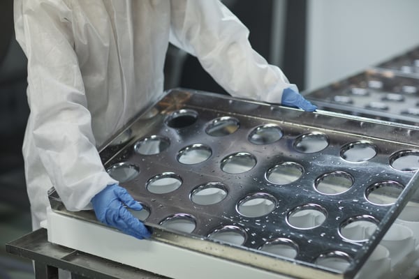 Knight_F&B_CU_clean tray_stock